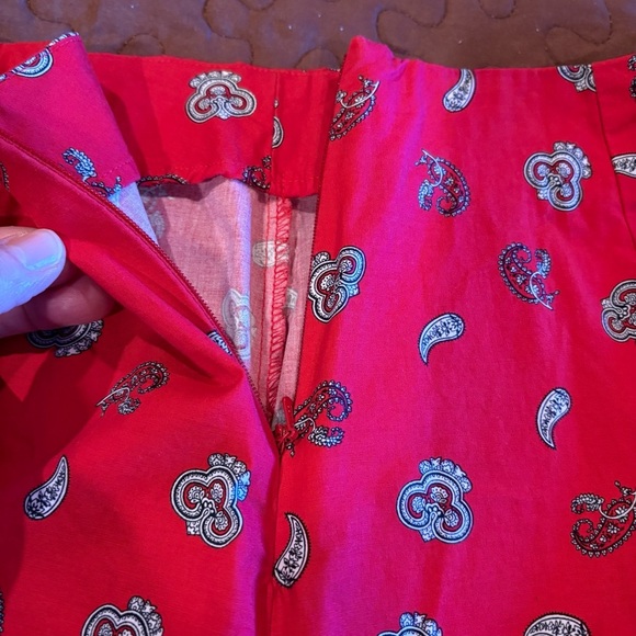 Mountain Lake Casuals paisley print combo top is xl skirt is a size 12 - Picture 9 of 14